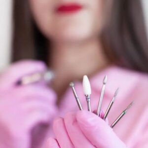 Апаратний та комбінований манікюр